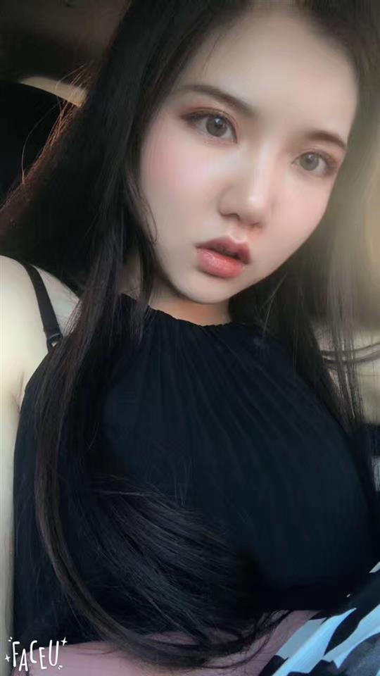 左一彤