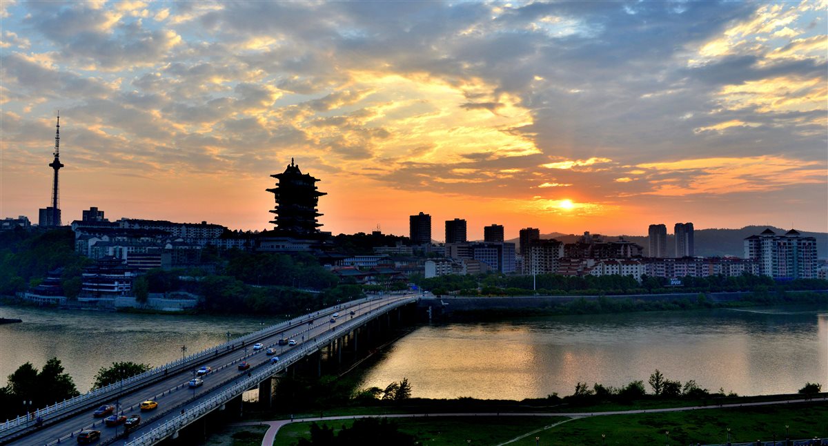 摄于绵阳东方红大桥