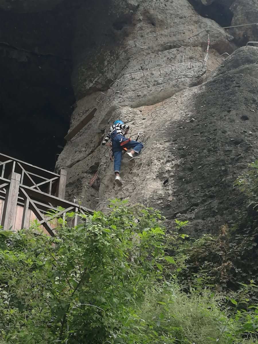 位于江油西屏的鹰嘴岩是攀岩爱好者的乐园,是挑战自我的最好去处