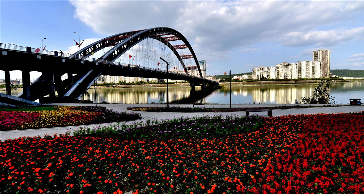 《生态绵阳美丽三江》李亨荣