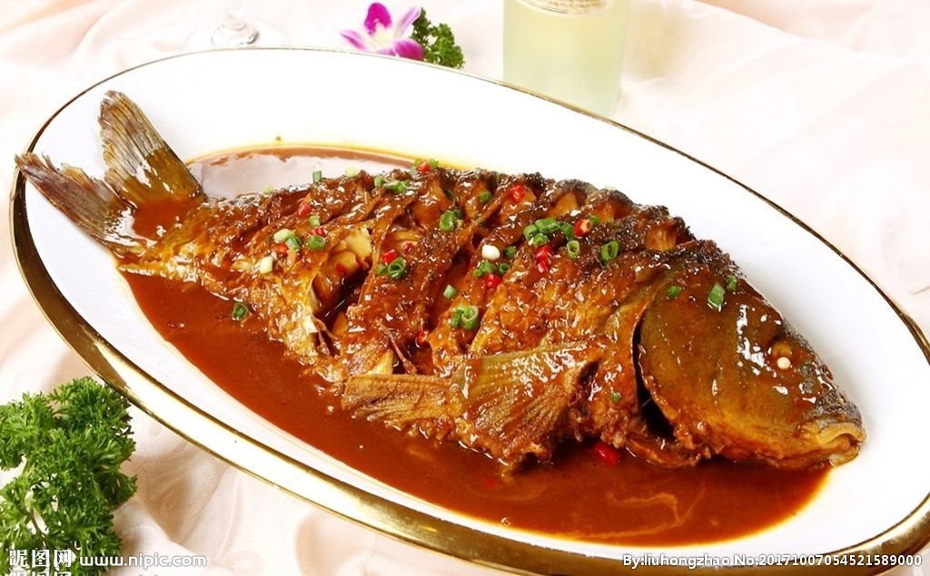 九斤饭店    红烧鱼    订餐电话:15167085726  地址:衢州市 开化县